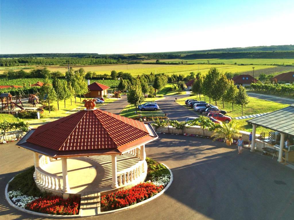 Egri Korona Borhaz Es Wellness Hotel Demjén Eksteriør billede